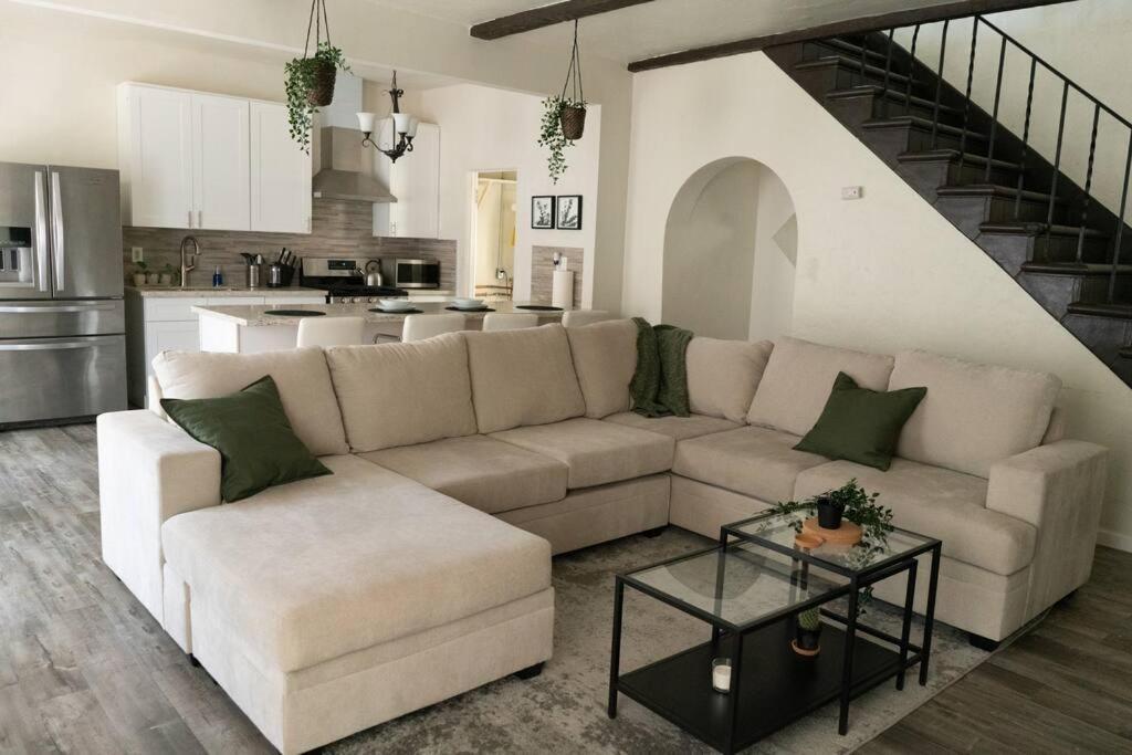 Spacious 2-Bedroom Unit In Hollywood Лос-Анджелес Екстер'єр фото